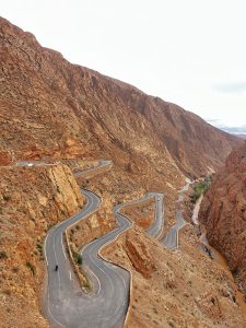La carretera de curvas de las gargantas del Dades