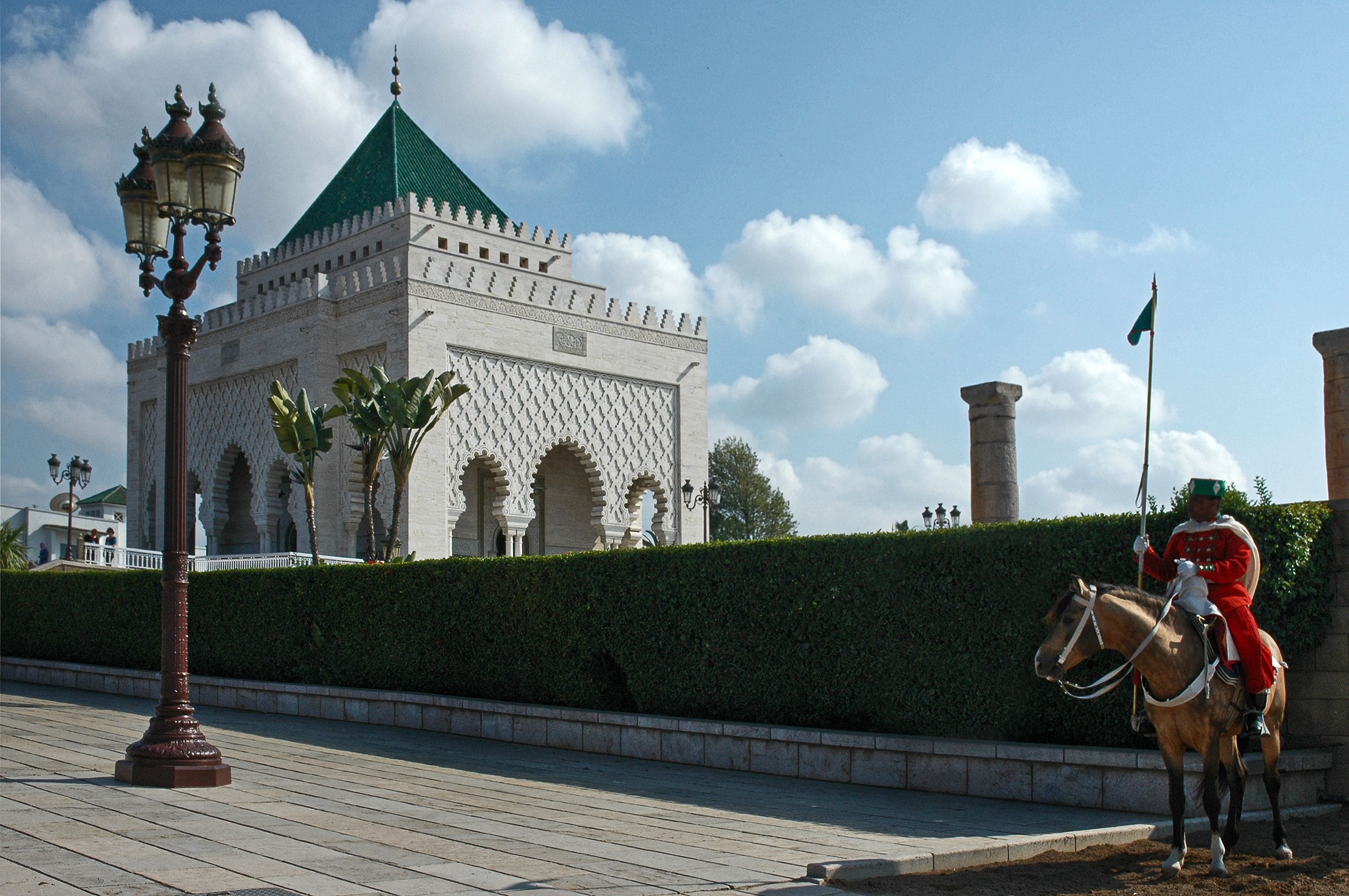 Familia Real de Marruecos - Palacio Real El Palacio Real, símbolo histórico de la monarquía marroquí Palacio Real de Marruecos, símbolo de la dinastía alauita